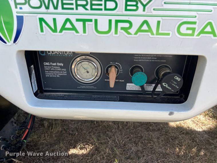 image for item EJ2897 2016 Kenworth  T880 semi truck