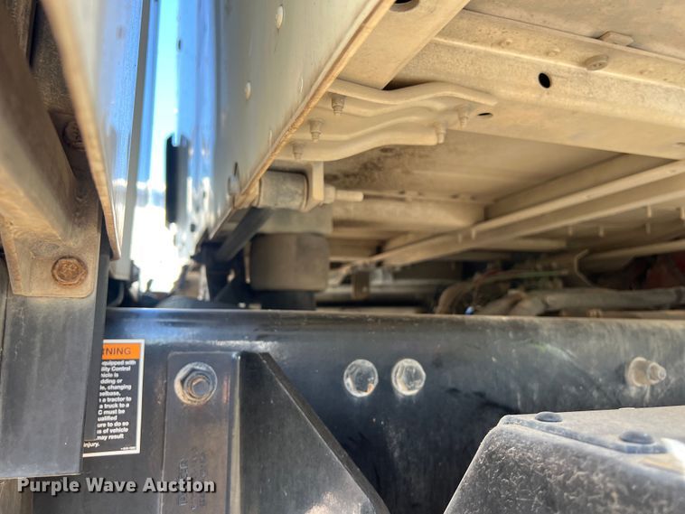 image for item EJ2897 2016 Kenworth  T880 semi truck