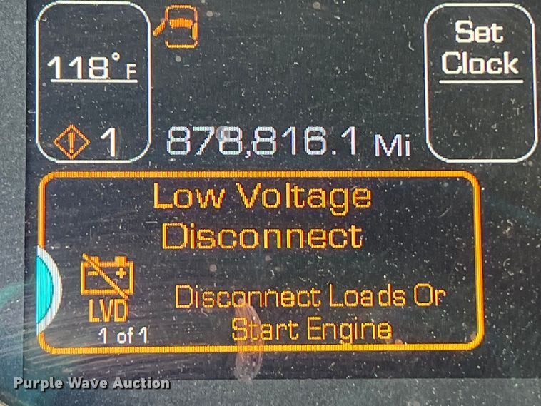 image for item EJ2897 2016 Kenworth  T880 semi truck