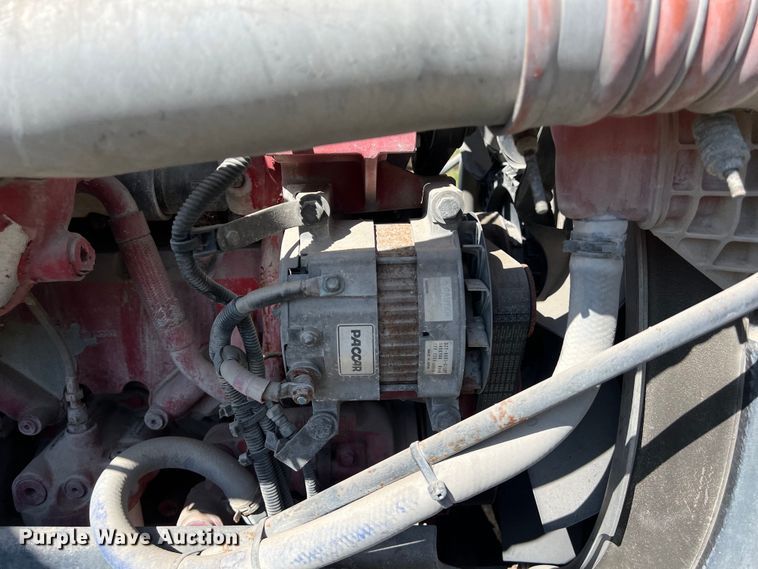 image for item EJ2897 2016 Kenworth  T880 semi truck