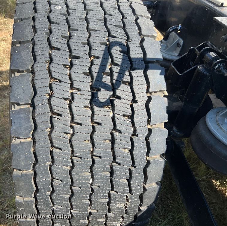 image for item EJ2897 2016 Kenworth  T880 semi truck