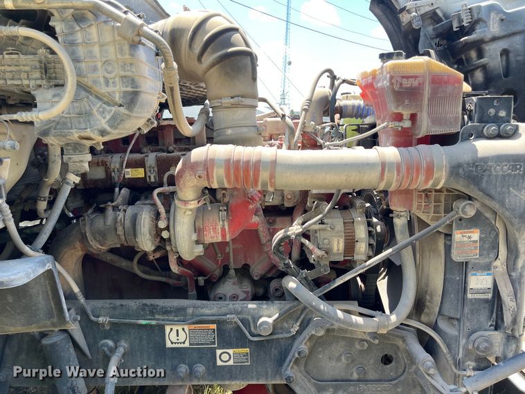 image for item EJ2898 2016 Kenworth T880 semi truck