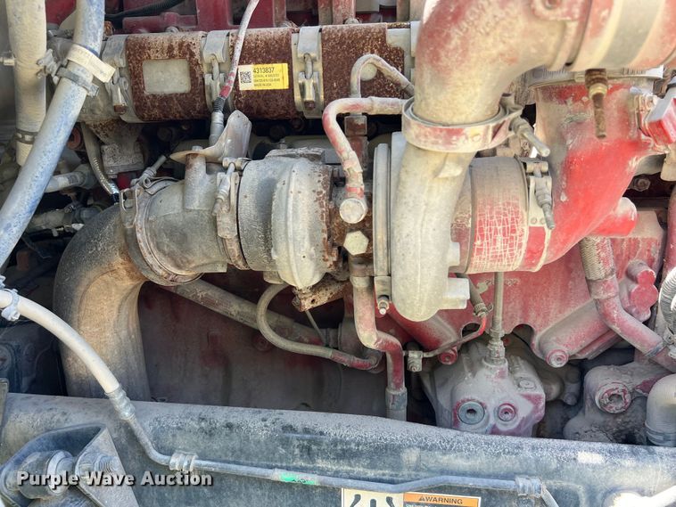 image for item EJ2898 2016 Kenworth T880 semi truck