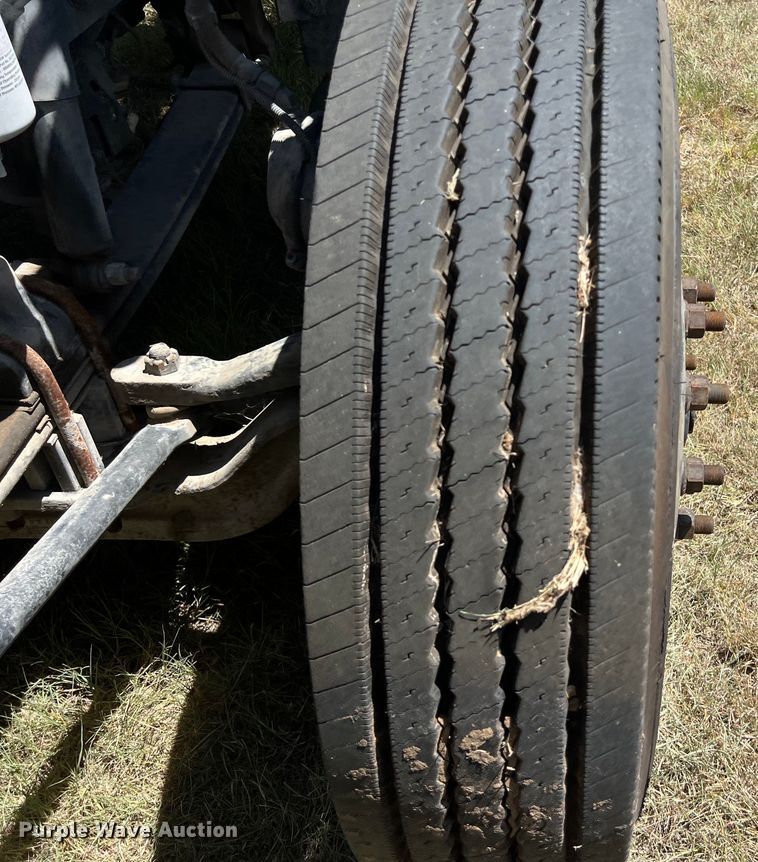 image for item EJ2898 2016 Kenworth T880 semi truck