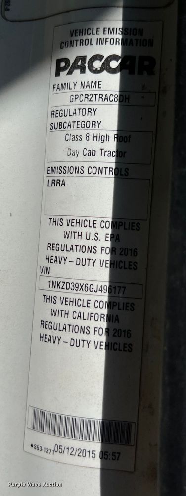 image for item EJ2898 2016 Kenworth T880 semi truck