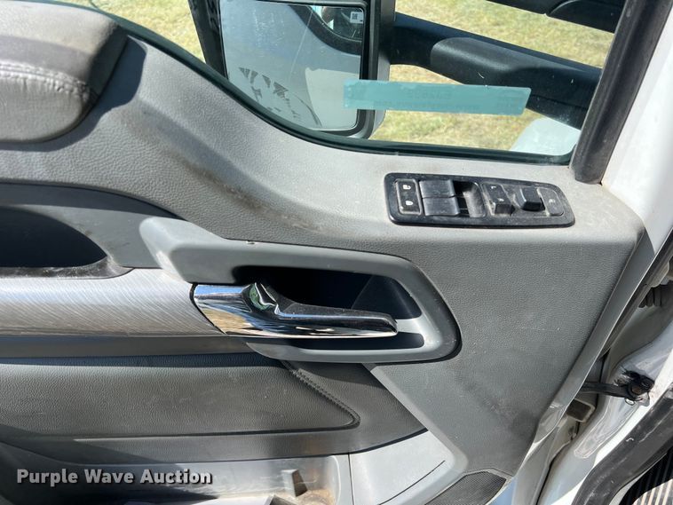 image for item EJ2899 2016 Kenworth T880 semi truck