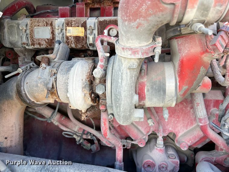 image for item EJ2899 2016 Kenworth T880 semi truck