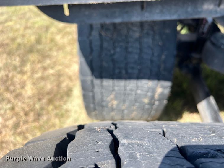 image for item EJ2899 2016 Kenworth T880 semi truck