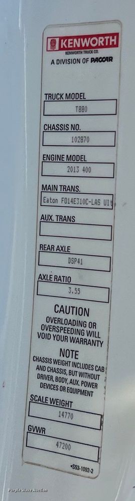 image for item EJ2899 2016 Kenworth T880 semi truck