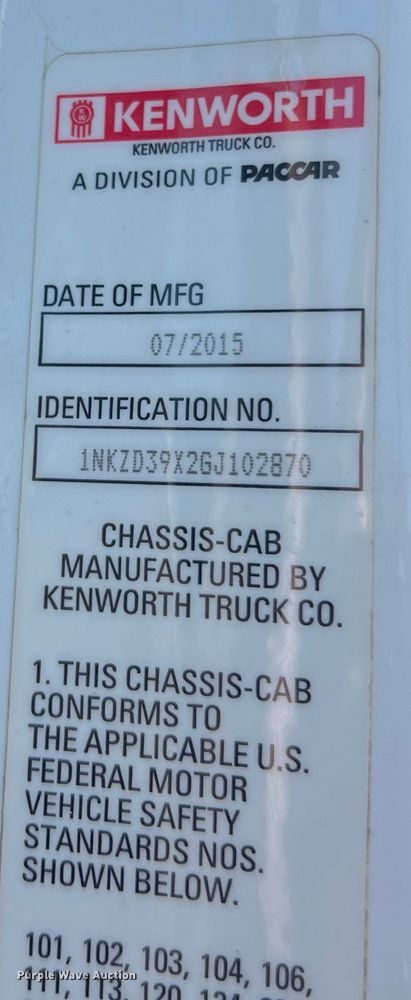 image for item EJ2899 2016 Kenworth T880 semi truck