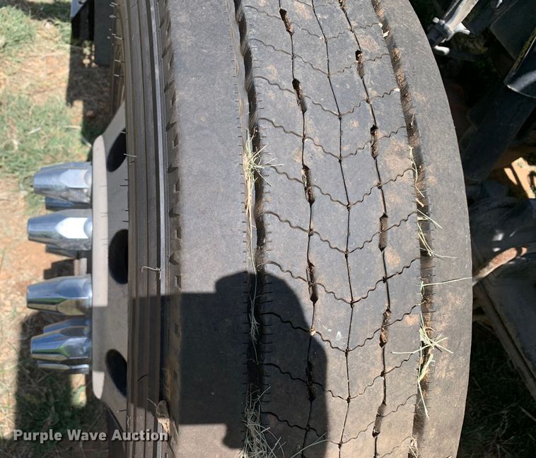 image for item EJ2900 2016 Kenworth  T880 semi truck