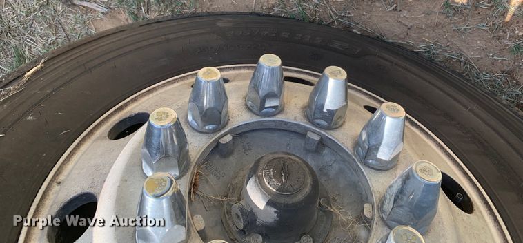 image for item EJ2900 2016 Kenworth  T880 semi truck