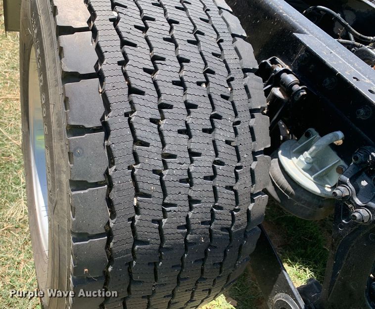 image for item EJ2900 2016 Kenworth  T880 semi truck