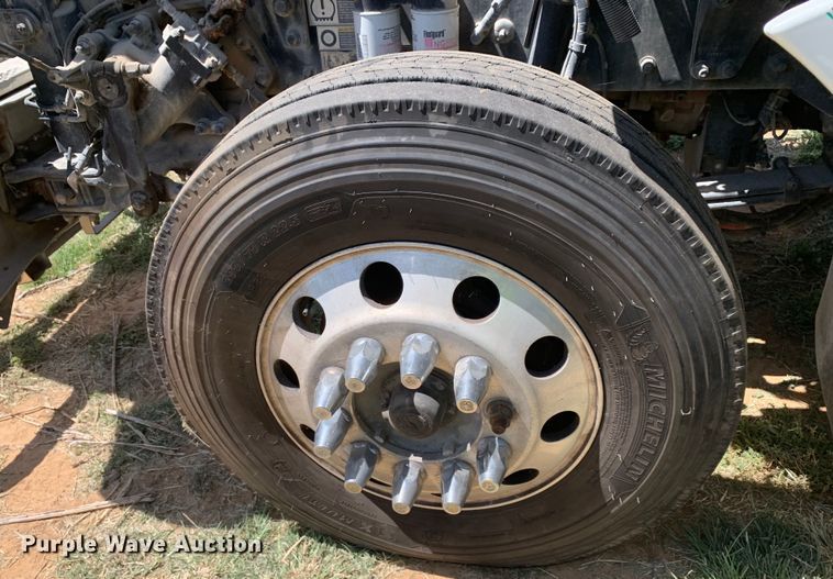 image for item EJ2900 2016 Kenworth  T880 semi truck