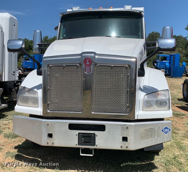image for item EJ2901 2020 Kenworth  T880 semi truck