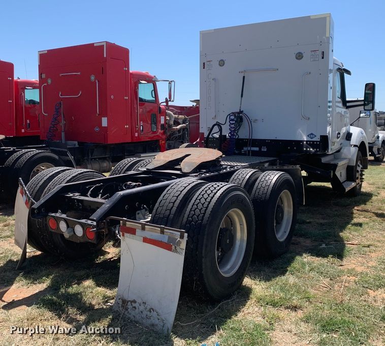 image for item EJ2901 2020 Kenworth  T880 semi truck