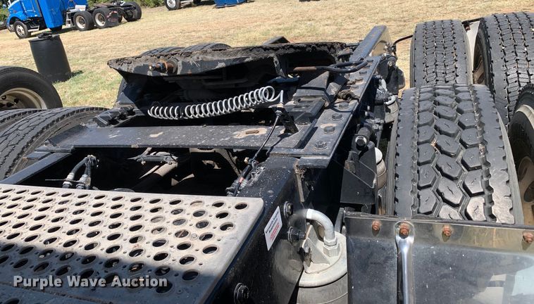 image for item EJ2901 2020 Kenworth  T880 semi truck