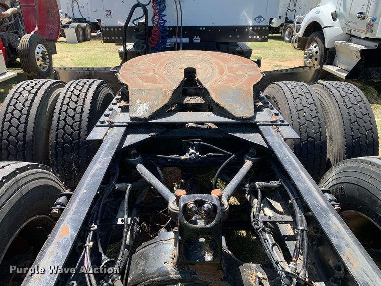 image for item EJ2901 2020 Kenworth  T880 semi truck