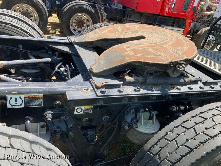 image for item EJ2901 2020 Kenworth  T880 semi truck