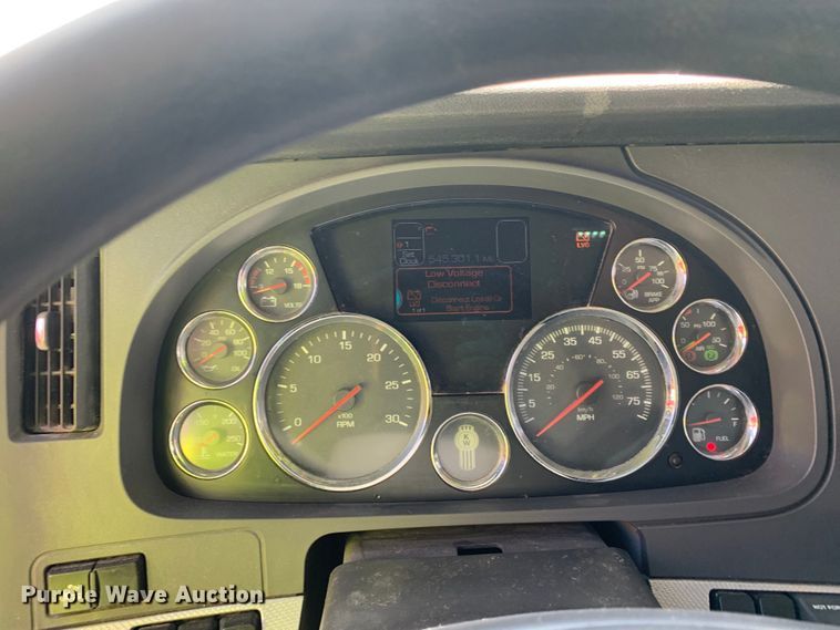 image for item EJ2901 2020 Kenworth  T880 semi truck