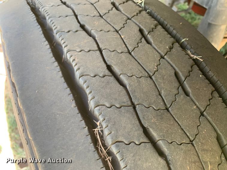 image for item EJ2901 2020 Kenworth  T880 semi truck