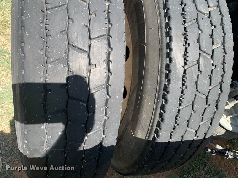 image for item EJ2901 2020 Kenworth  T880 semi truck