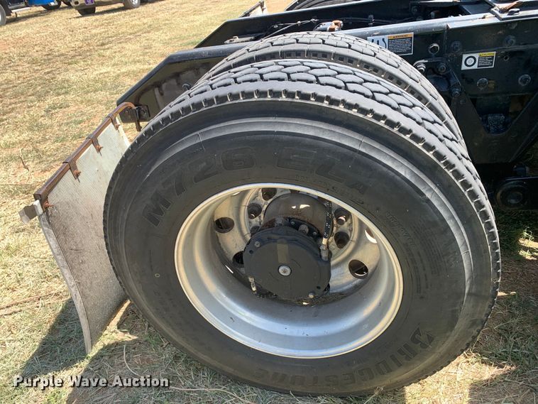 image for item EJ2901 2020 Kenworth  T880 semi truck