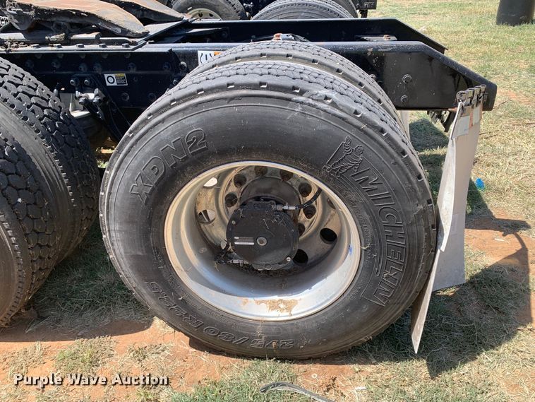 image for item EJ2901 2020 Kenworth  T880 semi truck