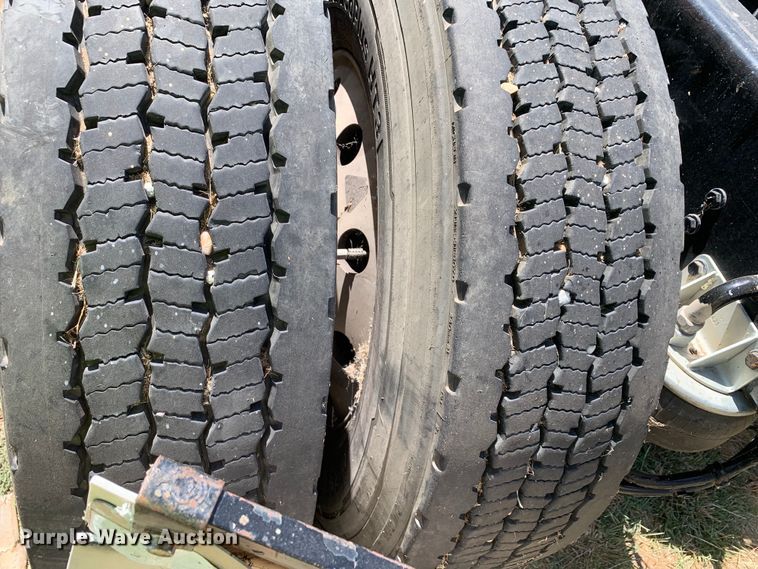 image for item EJ2901 2020 Kenworth  T880 semi truck