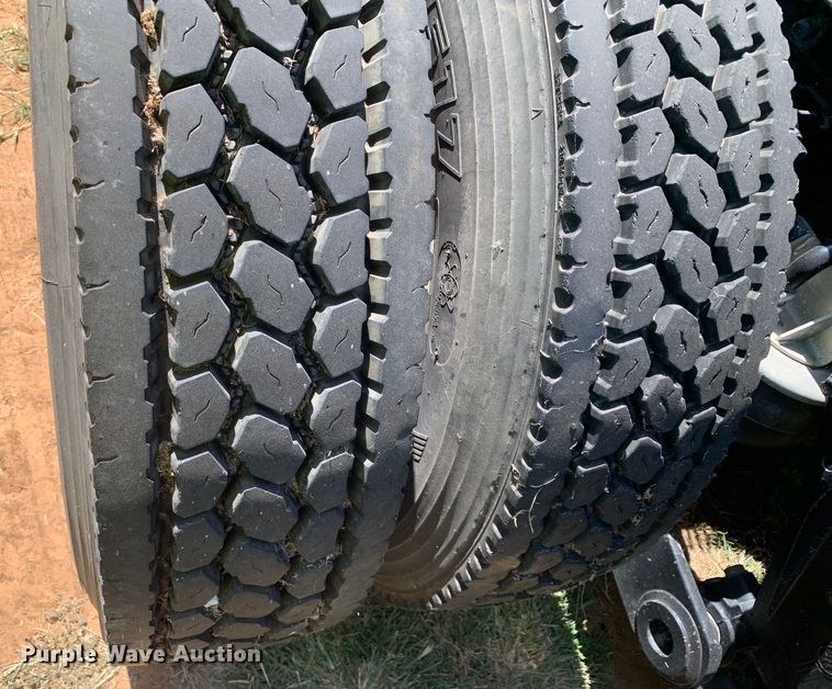 image for item EJ2901 2020 Kenworth  T880 semi truck