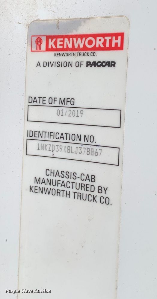 image for item EJ2901 2020 Kenworth  T880 semi truck