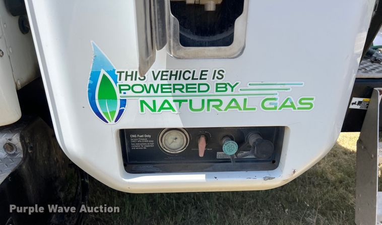 image for item EJ2902 2016 Kenworth T880 semi truck