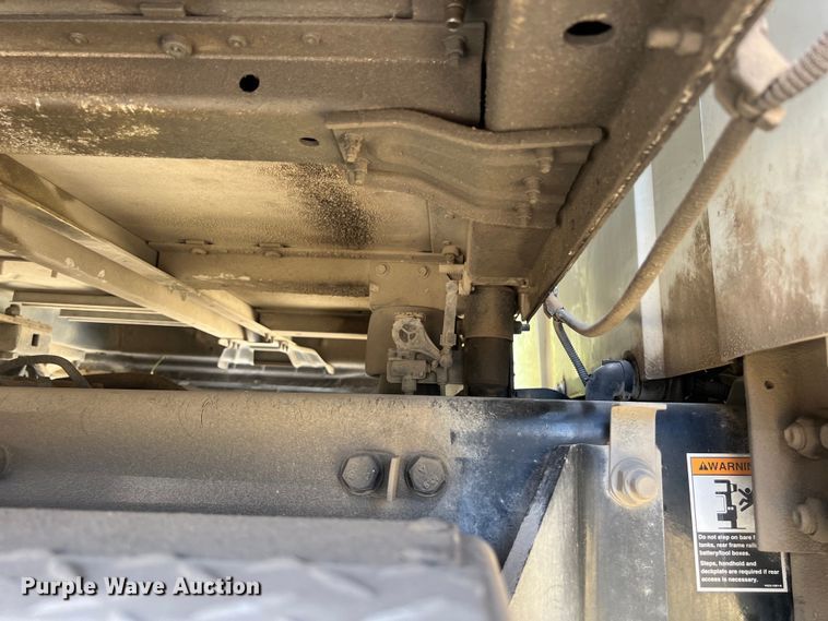 image for item EJ2902 2016 Kenworth T880 semi truck