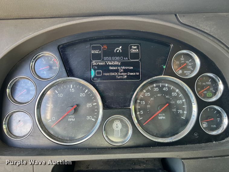 image for item EJ2902 2016 Kenworth T880 semi truck