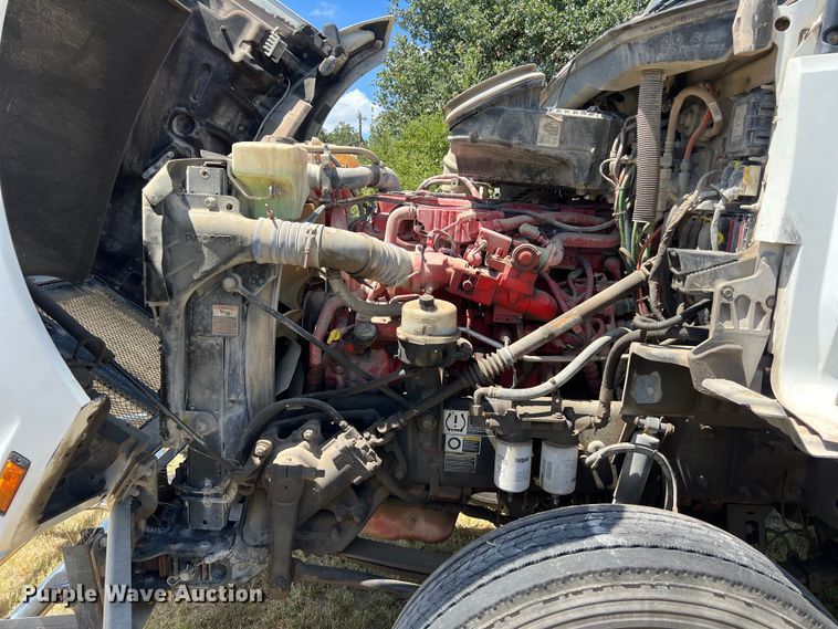 image for item EJ2902 2016 Kenworth T880 semi truck