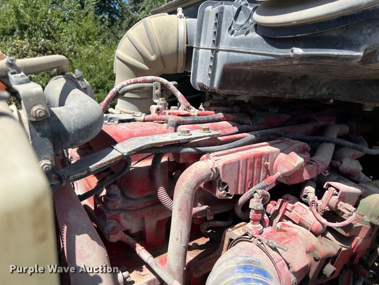 image for item EJ2902 2016 Kenworth T880 semi truck