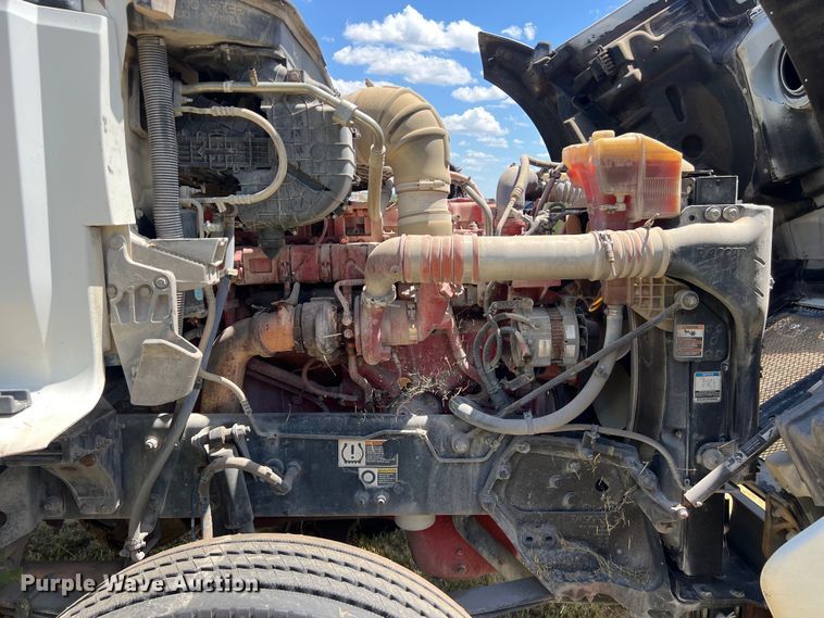 image for item EJ2902 2016 Kenworth T880 semi truck