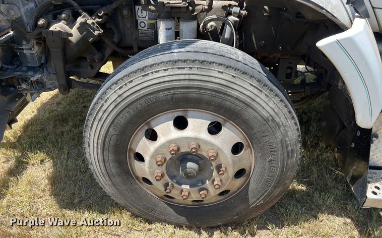 image for item EJ2902 2016 Kenworth T880 semi truck