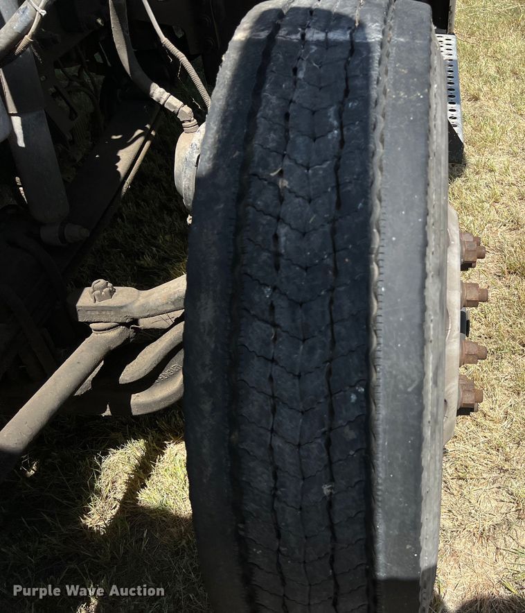 image for item EJ2902 2016 Kenworth T880 semi truck