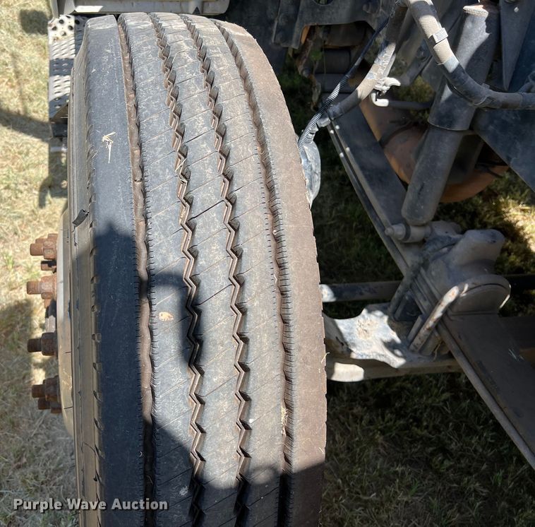 image for item EJ2902 2016 Kenworth T880 semi truck