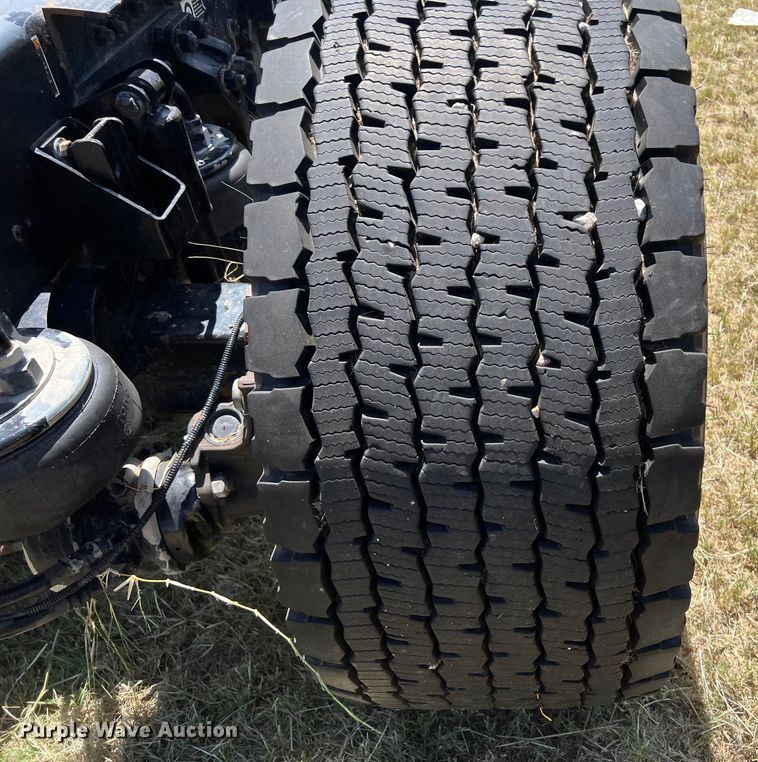 image for item EJ2902 2016 Kenworth T880 semi truck