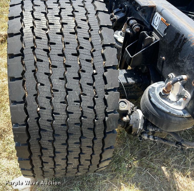 image for item EJ2902 2016 Kenworth T880 semi truck