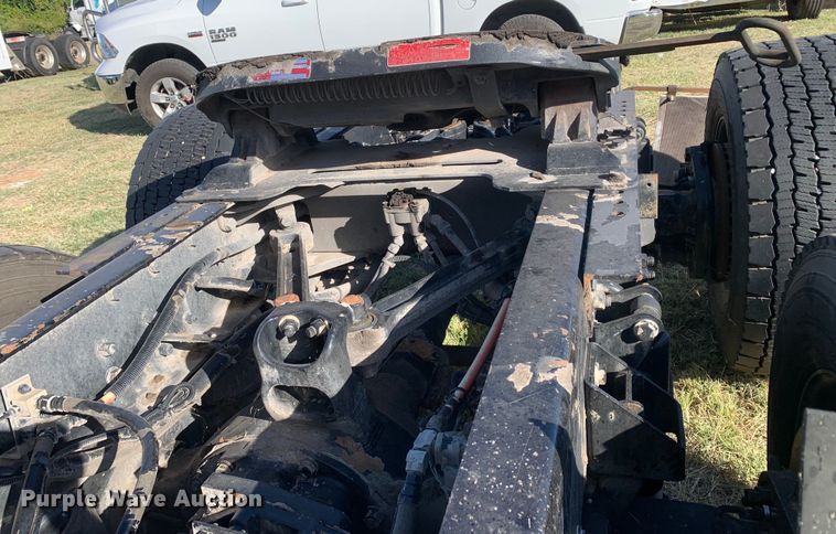 image for item EJ2903 2016 Kenworth  T880 semi truck