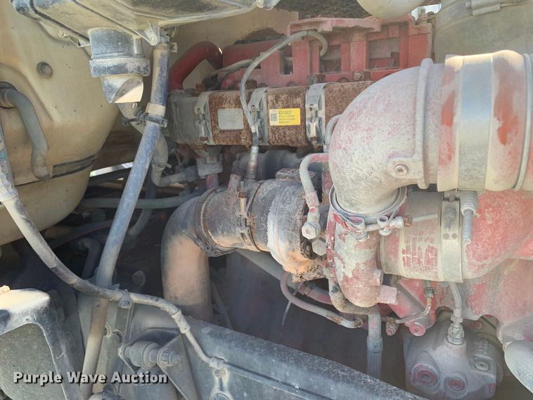 image for item EJ2903 2016 Kenworth  T880 semi truck