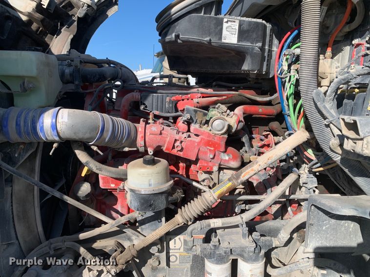 image for item EJ2903 2016 Kenworth  T880 semi truck