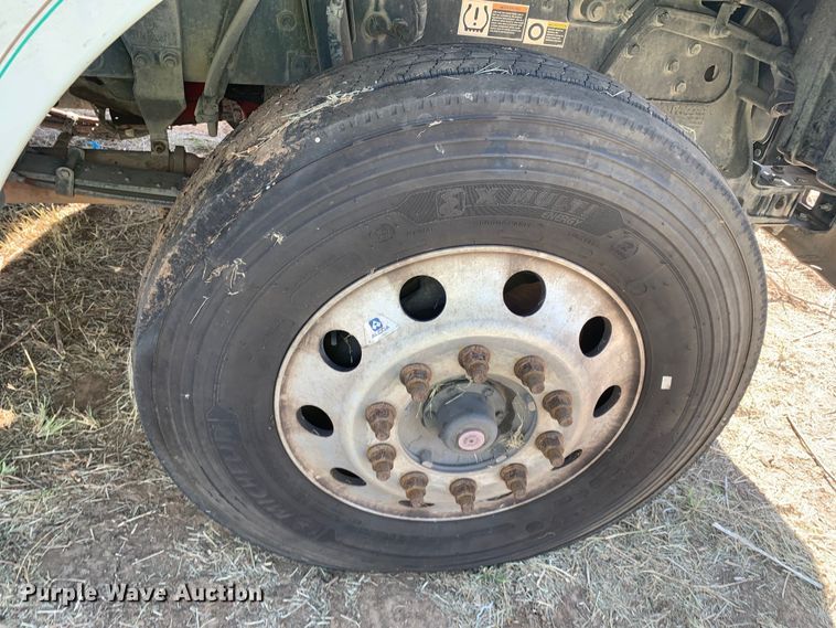 image for item EJ2903 2016 Kenworth  T880 semi truck