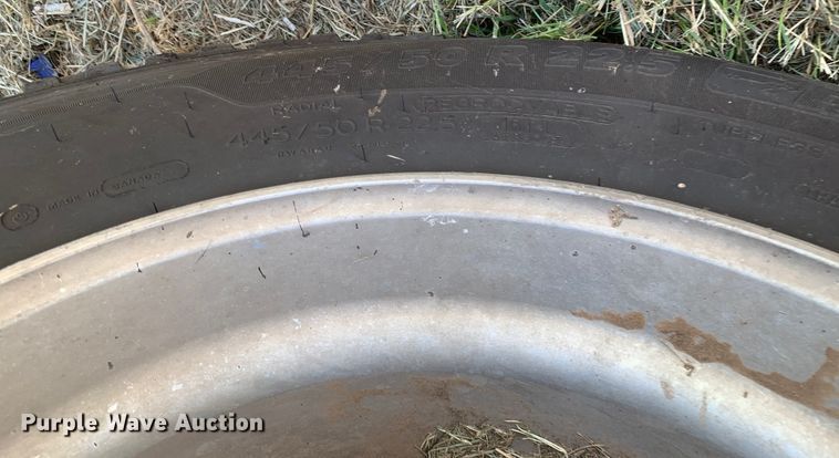 image for item EJ2903 2016 Kenworth  T880 semi truck