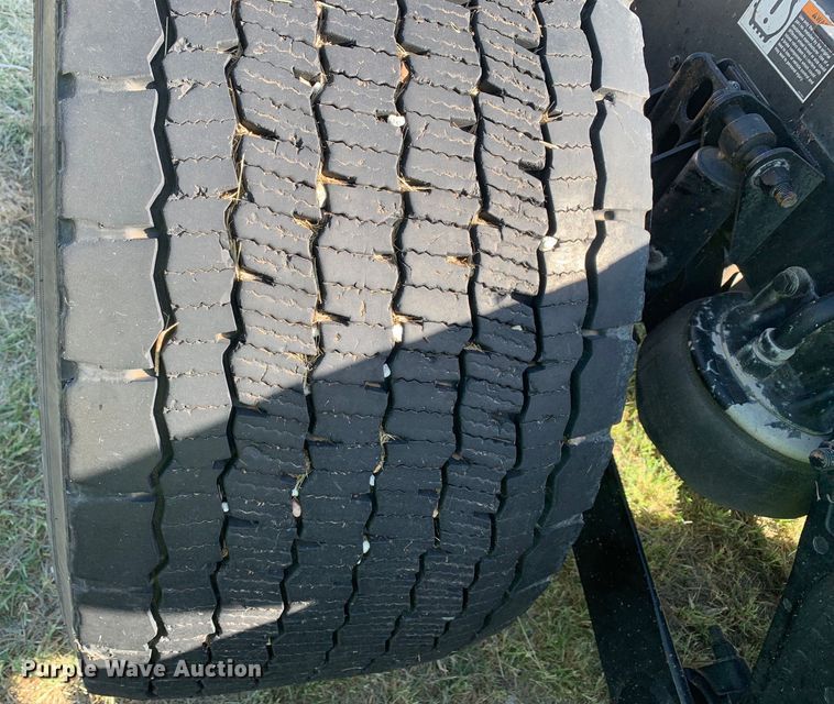 image for item EJ2903 2016 Kenworth  T880 semi truck