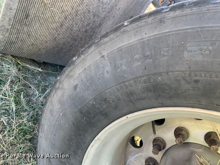 image for item EJ2903 2016 Kenworth  T880 semi truck