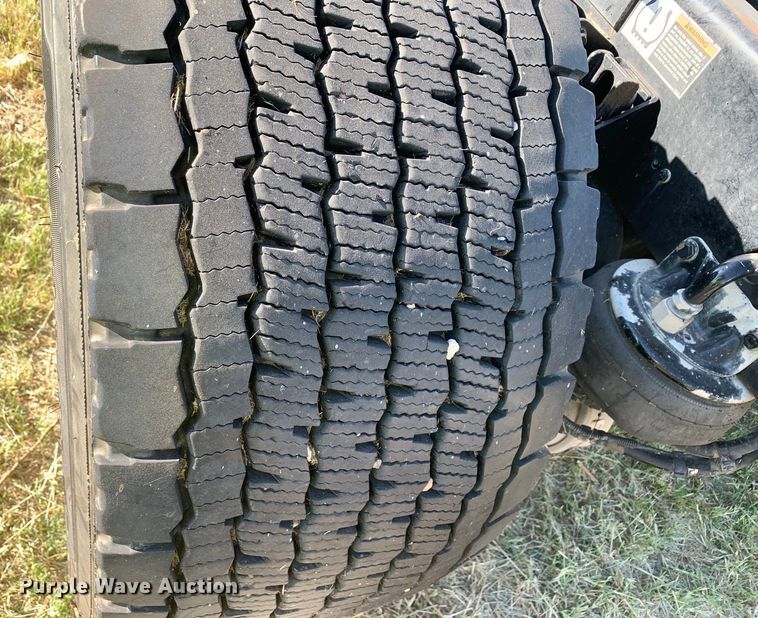 image for item EJ2903 2016 Kenworth  T880 semi truck